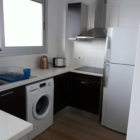 P.l. Harbour View Residents Apartman *