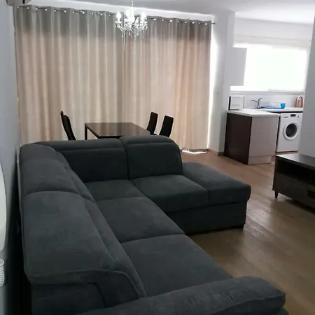 P.l. Harbour View Residents Apartman *